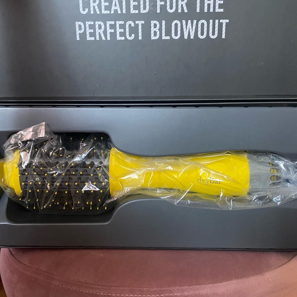 Drybar Round Brush Hairdryer
